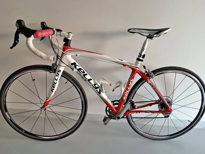 Silniční Carbonové kolo Kellys URC 6.9