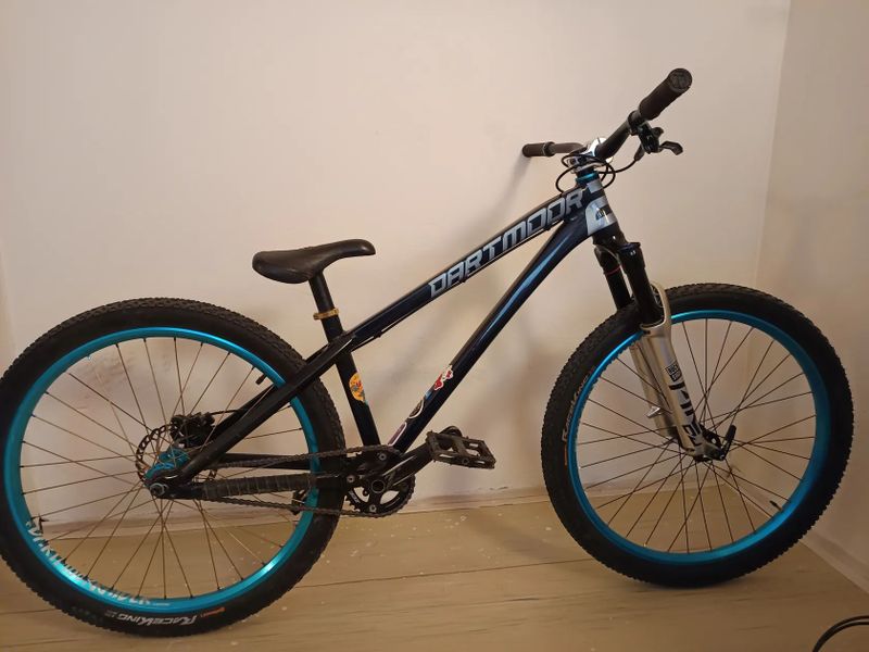  Stylový dirťák DARTMOOR Two6player Steel blue ve velikosti Short