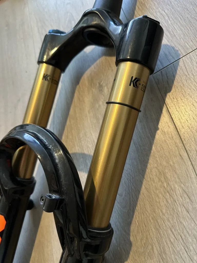 Fox 36 Factory Grip2