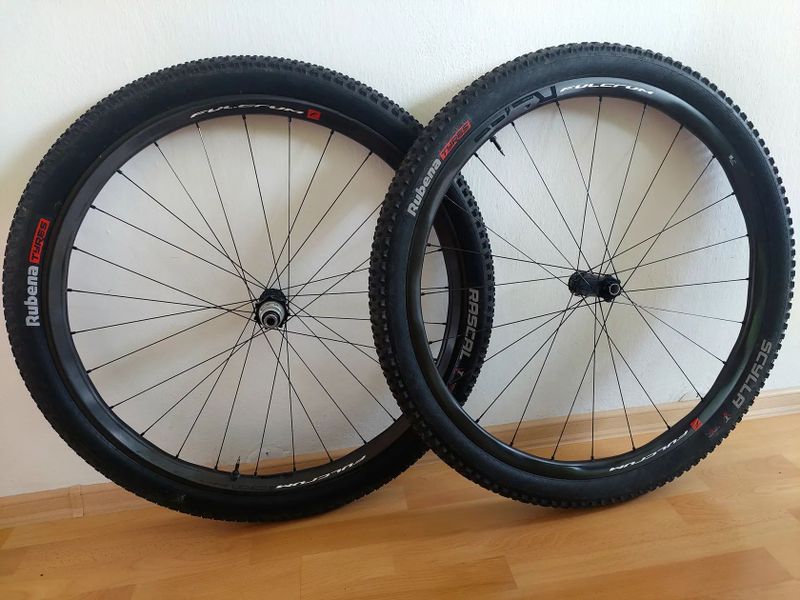 Karbonové výplety FULCRUM RED ZONE CARBON