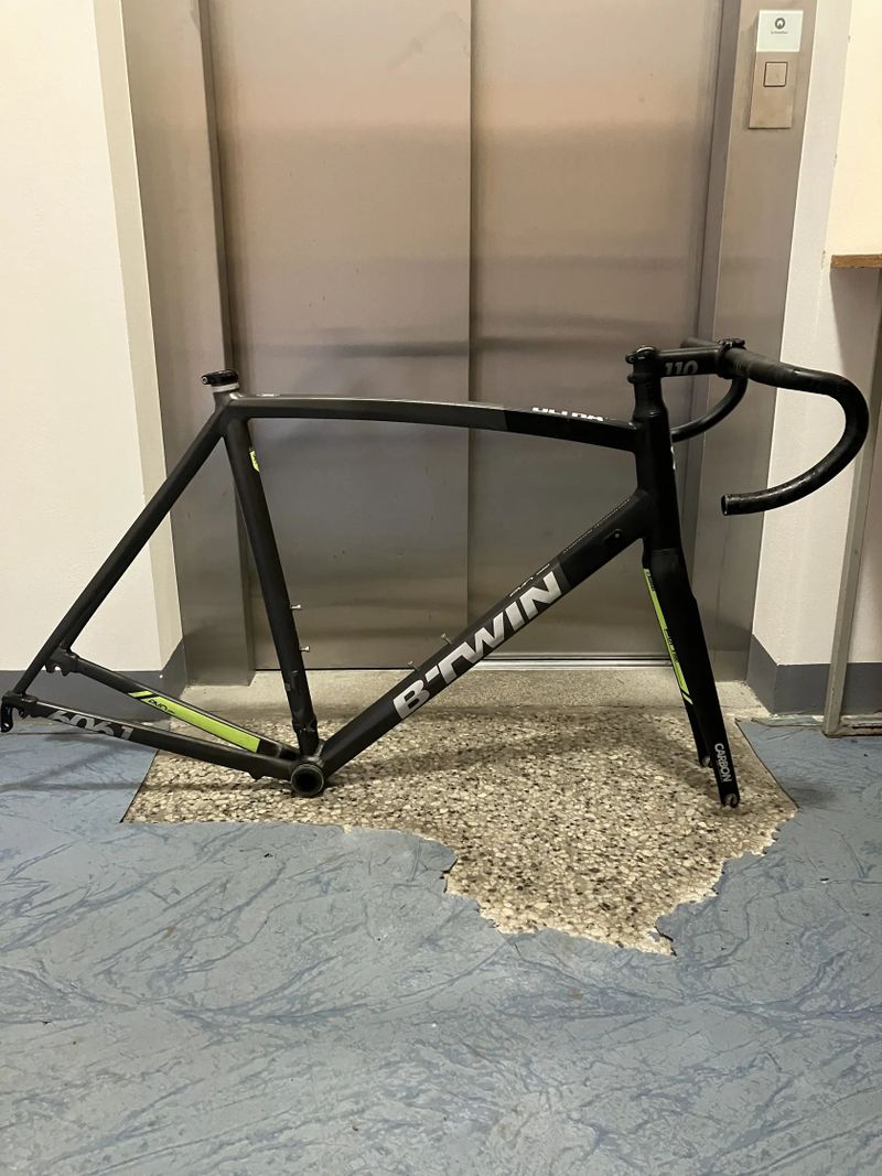 Rámová sada BTWIN Ultra 900 AF (L), UCI certifikace