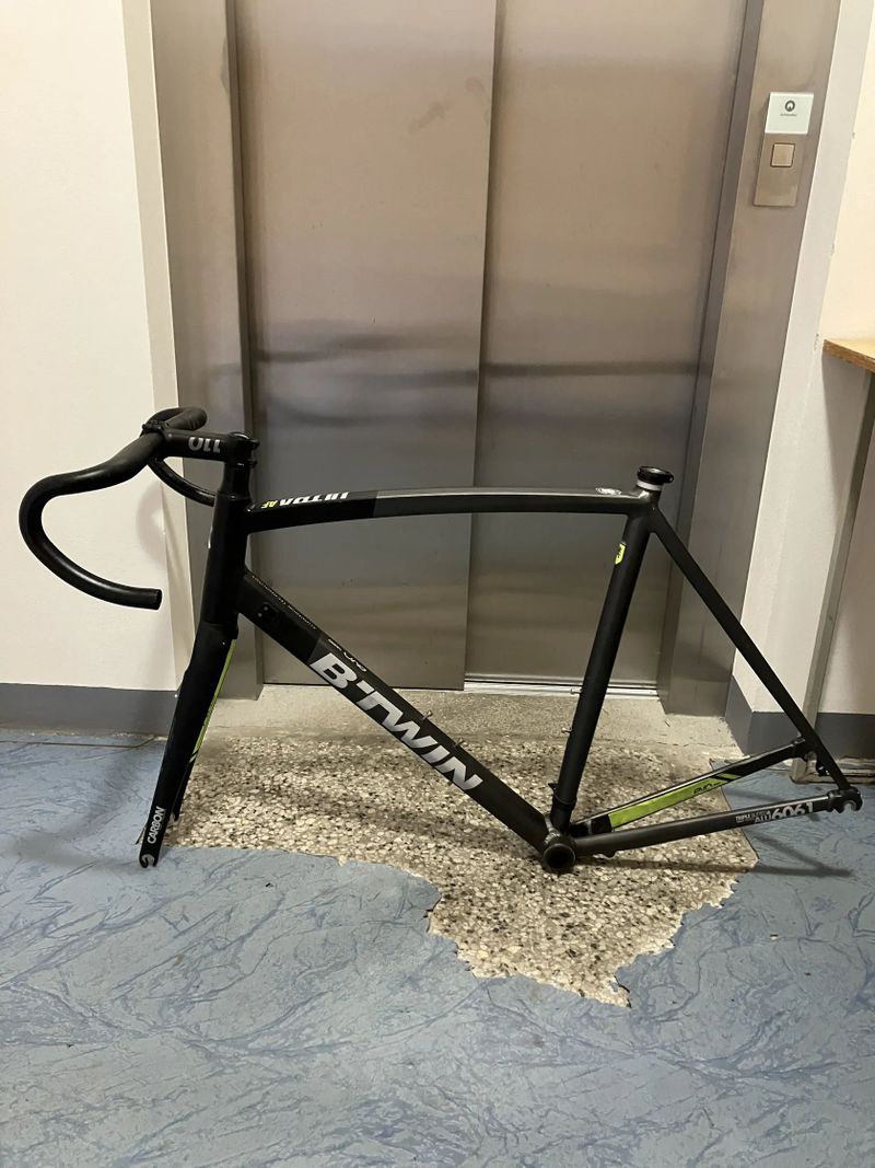 Rámová sada BTWIN Ultra 900 AF (L), UCI certifikace