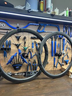 Karbonová silniční/gravel kola Novatec R4