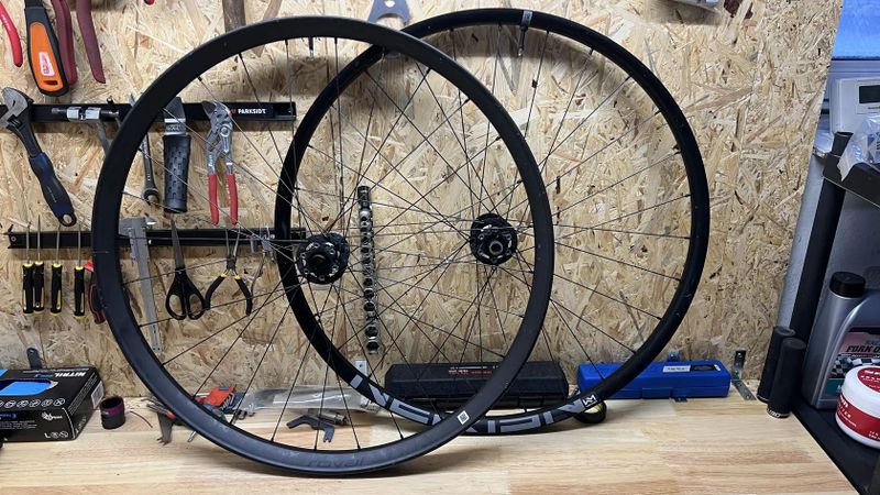 Enduro/Trail zaplety, předek karbon, zadek hlíník