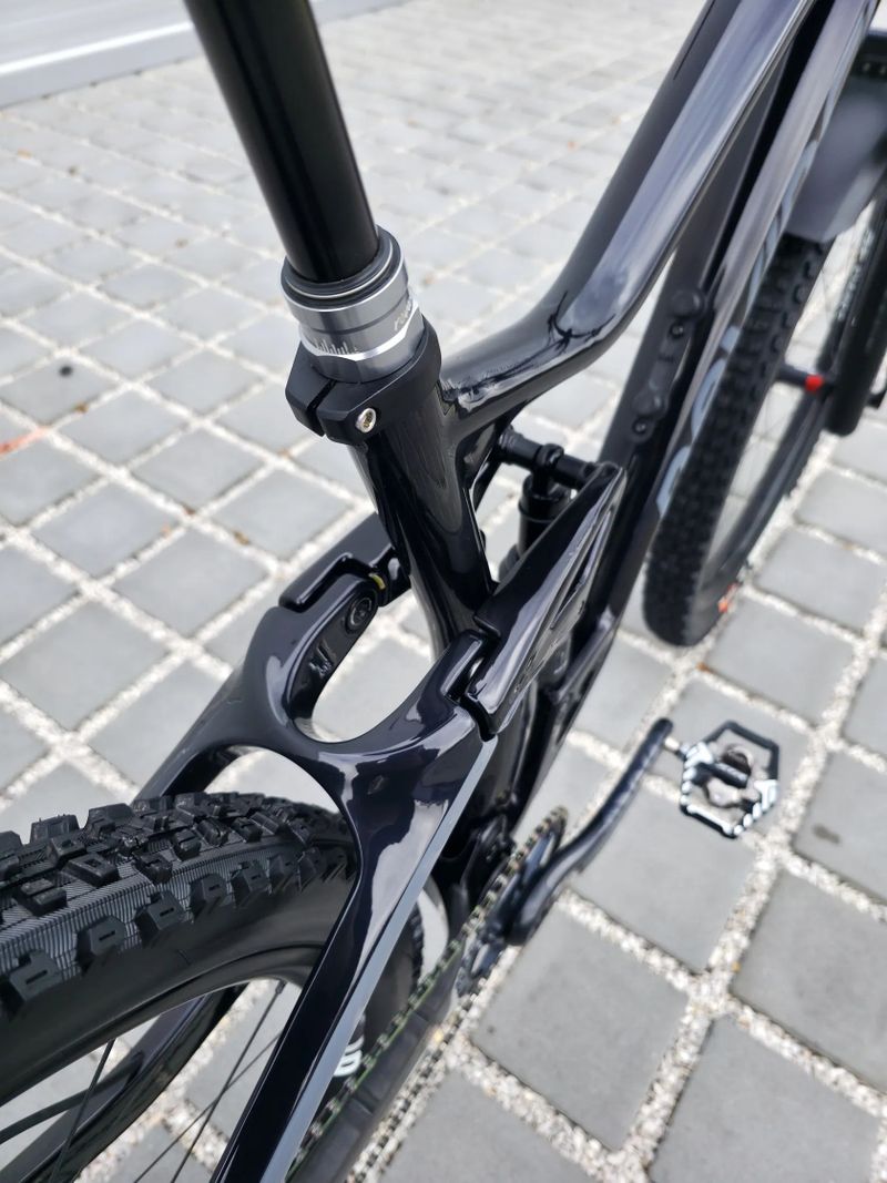 Devinci Django Carbon AXS 29″ - velikost M