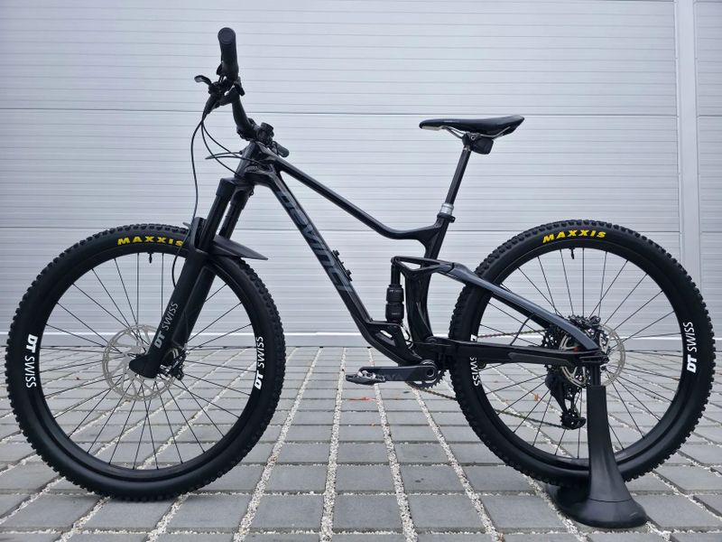 Devinci Django Carbon AXS 29″ - velikost M