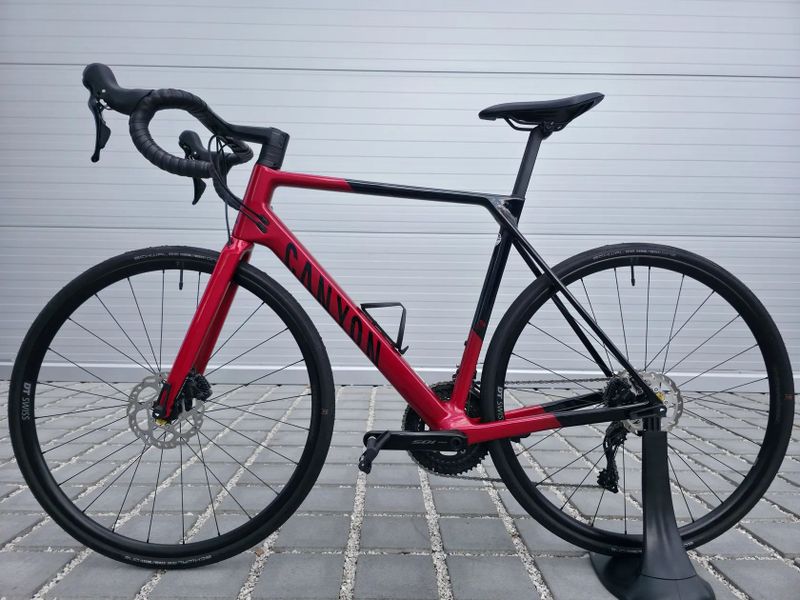 Silniční kolo Canyon Ultimate CF SL7 - 2024 - Shimano 105 – velikost L