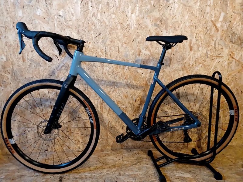 Gravel FOCUS ATLAS 6.8, rok 2025