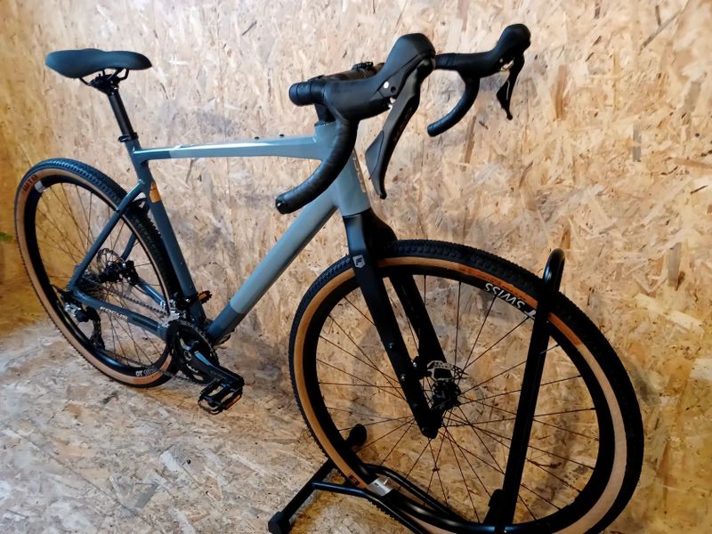 Gravel FOCUS ATLAS 6.8, rok 2025