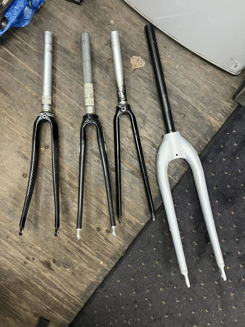 Různé vidlice 1 1/8"