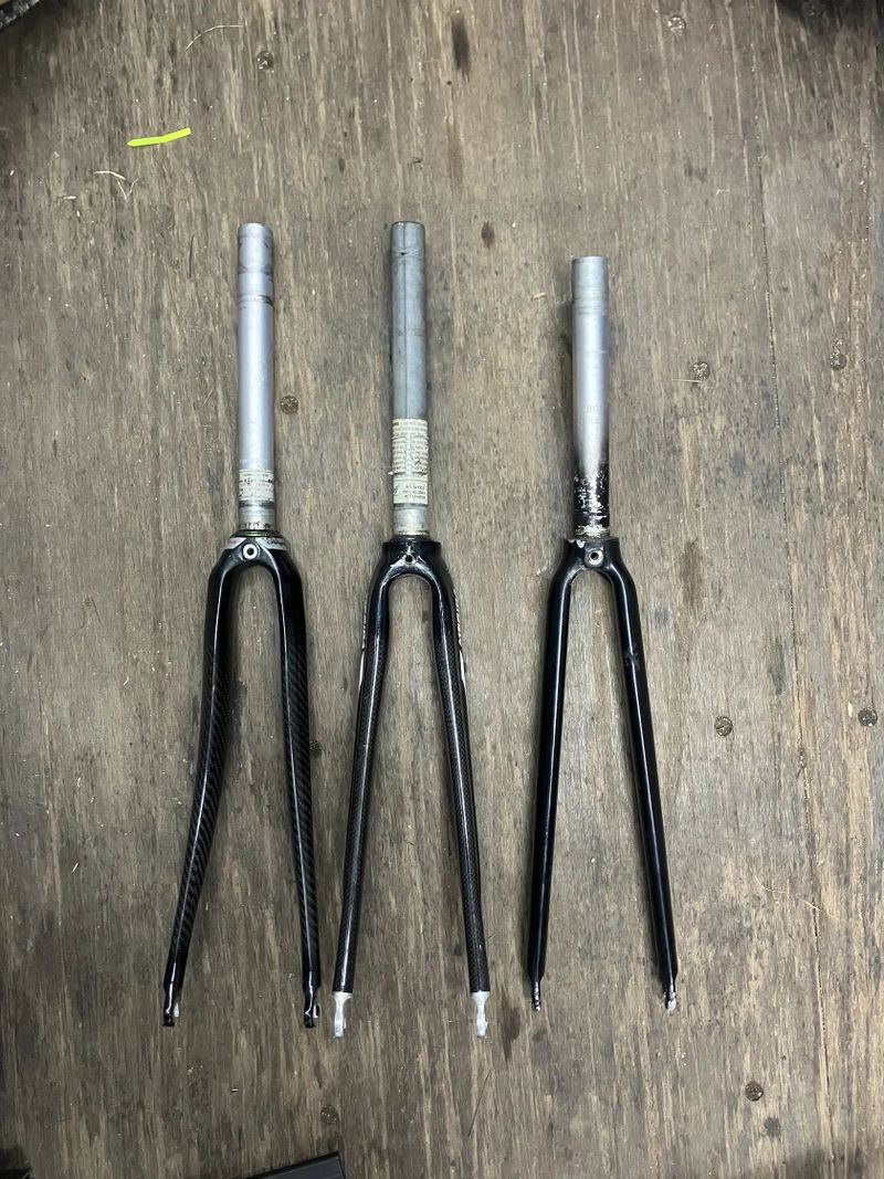 Různé vidlice 1 1/8"