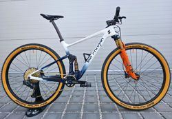 Lee Cougan Crossfire Air 428 Team Carbon 2023 29" – velikost L