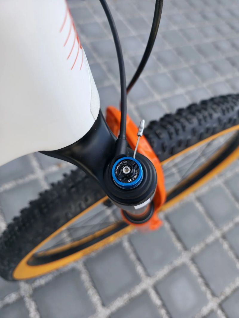 Lee Cougan Crossfire Air 428 Team Carbon 2023 29" – velikost L