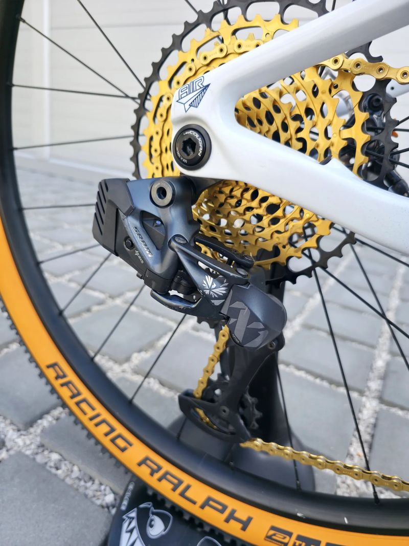 Lee Cougan Crossfire Air 428 Team Carbon 2023 29" – velikost L