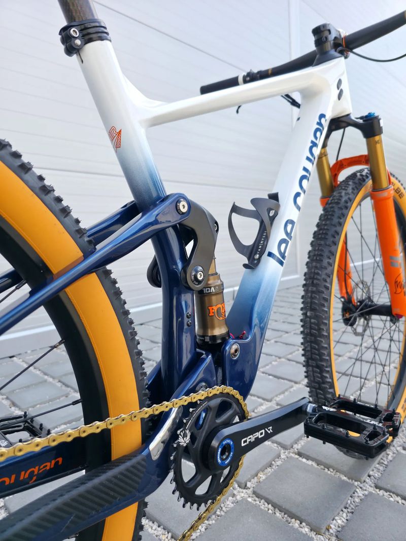 Lee Cougan Crossfire Air 428 Team Carbon 2023 29" – velikost L