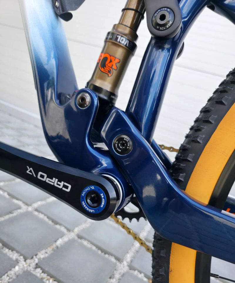 Lee Cougan Crossfire Air 428 Team Carbon 2023 29" – velikost L