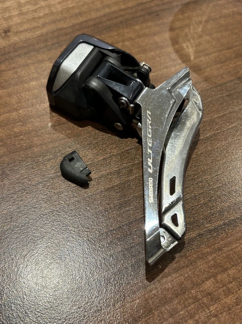 SHIMANO Ultegra Di2 FD-R8050 11s