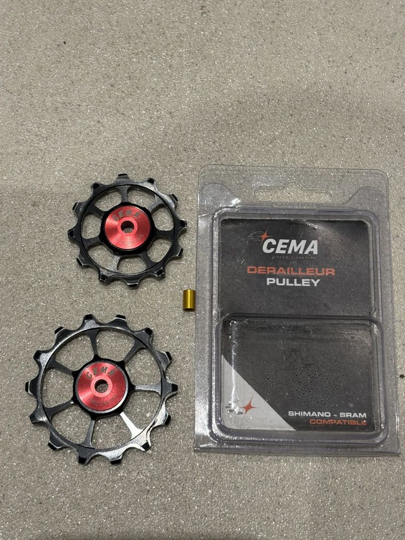 CEMA Oversized silniční hliníkové kladky pro SHIMANO 10/11s