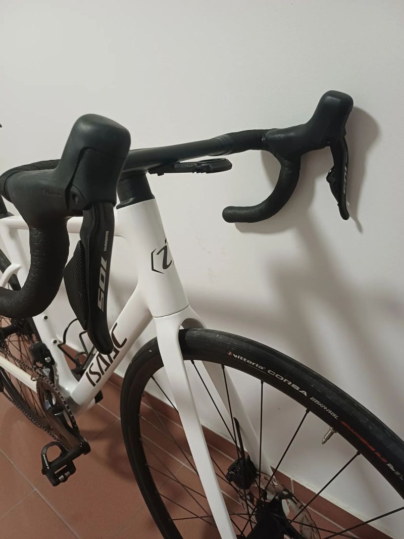 Isaac Boson Mineral white silniční kolo