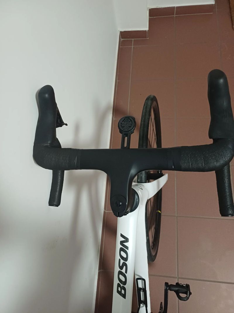 Isaac Boson Mineral white silniční kolo