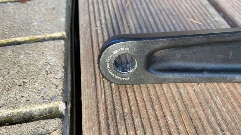 Kliky Shimano Deore FC-MT510-1 včetně středu.