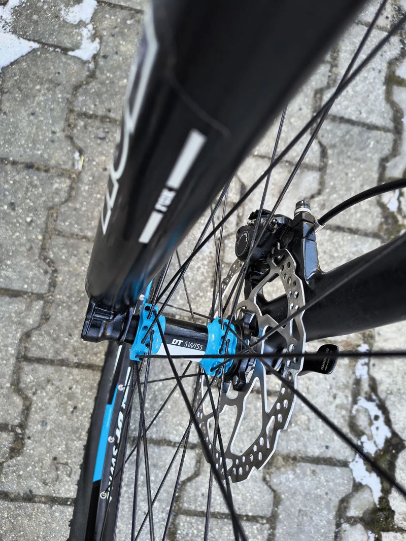 KARBONOVÉ HORSKÉ CUBE , FOX, SHIMANO XT, JAKO NOVÉ