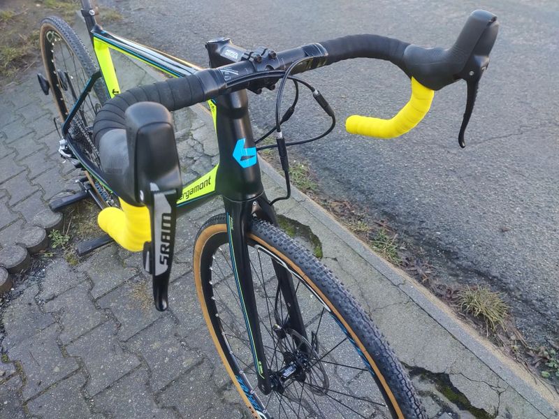 KARBONOVÉ GRAVEL KOLO BERGAMONT