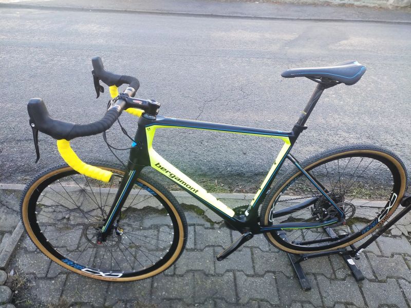 KARBONOVÉ GRAVEL KOLO BERGAMONT