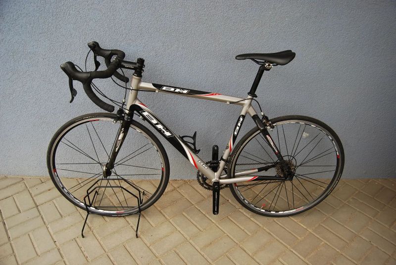 Silniční kolo BH 56CM