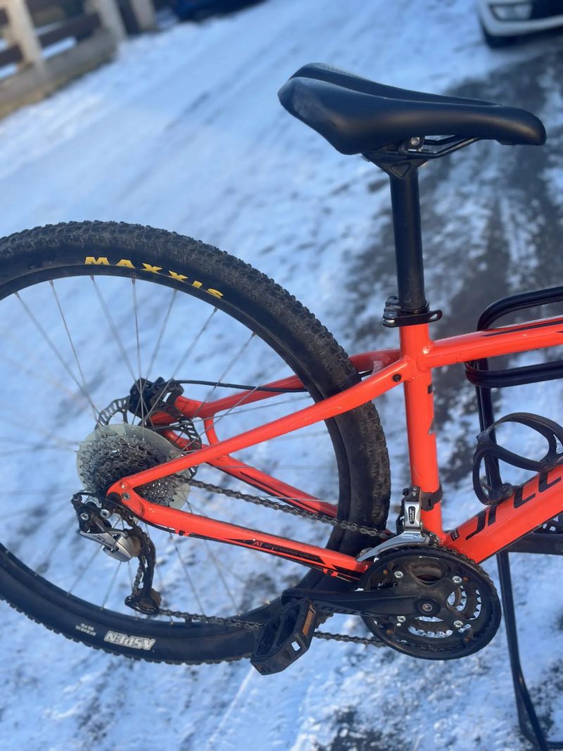 Specialized Pitch Sport. vel. 15,5