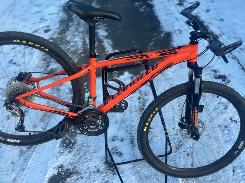 Specialized Pitch Sport. vel. 15,5