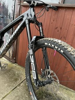 Rock Shox zeb ultimate 180