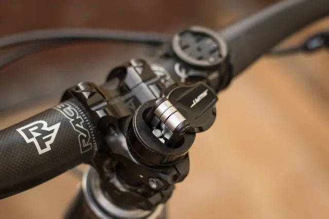 Specialized SWAT Conceal Carry MTB Tool (nové sundané z nového kola)