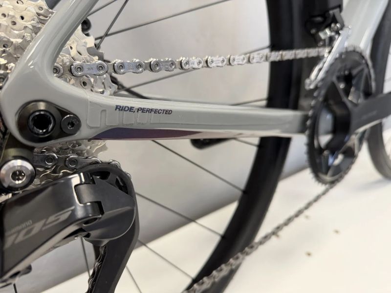 Silniční kolo Basso Astra, Shimano 105 Di2, vel. 53