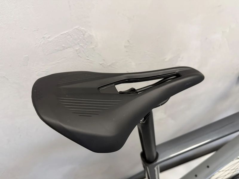 Silniční kolo Basso Astra, Shimano 105 Di2, vel. 53