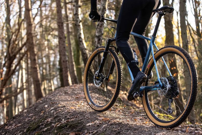 Horské kolo ISAAC Baryon 29 GX Eagle – karbon, DT Swiss, VÝPRODEJ −40 % vel. S a XL