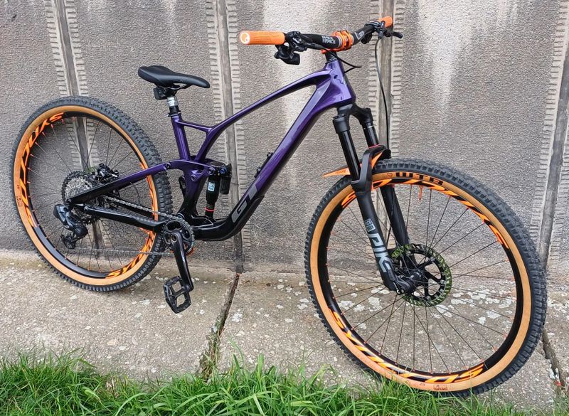 Rám GT Sensor carbon AM MTB