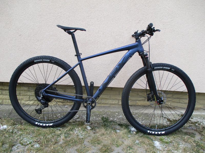 Nové 29" kolo na rámu MRX Sport TB25 19", vzduch. vidlice Suntour XCR, Shimano Deore 1x11, pevná osa