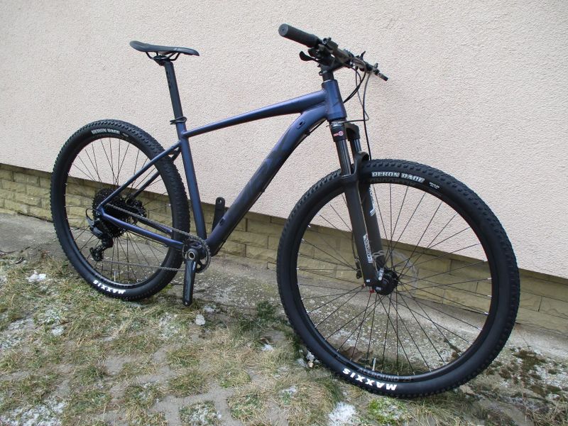 Nové 29" kolo na rámu MRX Sport TB25 19", vzduch. vidlice Suntour XCR, Shimano Deore 1x11, pevná osa