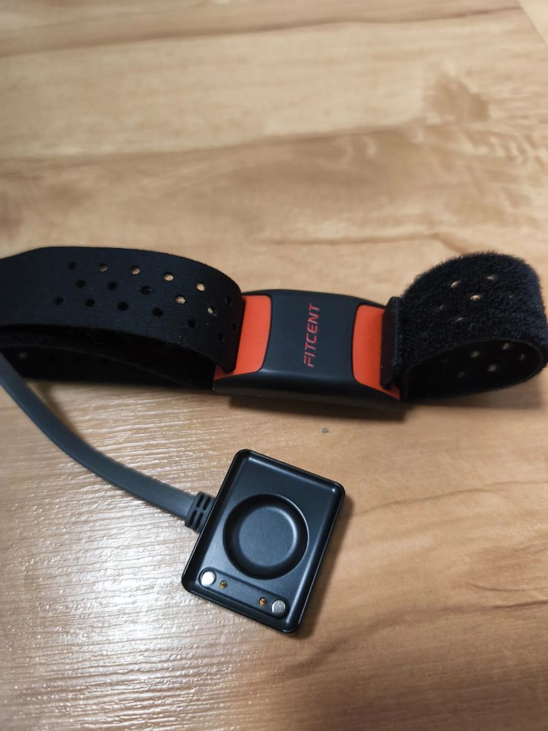 Monitor tepu-náramek na ruku Fitcent