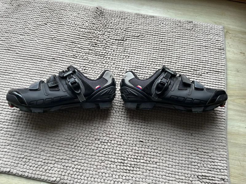 SPD tretry Force vel. 44