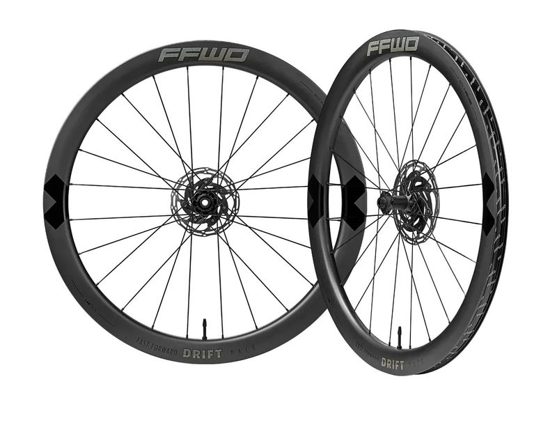 Zapletená kola FFWD Drift Pace