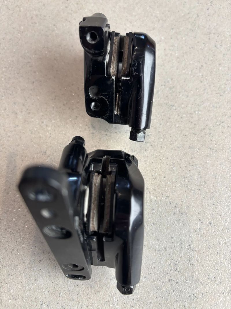 Shimano Dura Ace BR-R9170 flat mount (přední a zadní) pro Di2 11s/12s + nové destičky