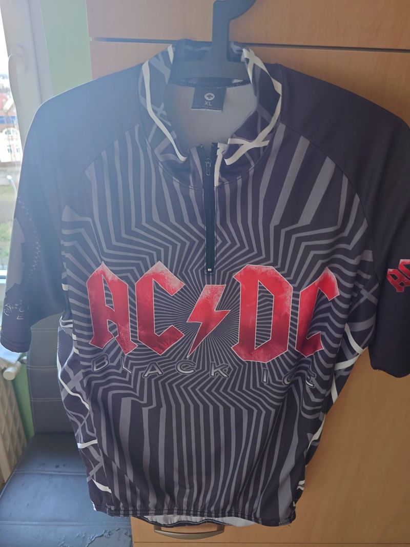 Dres AC/DC