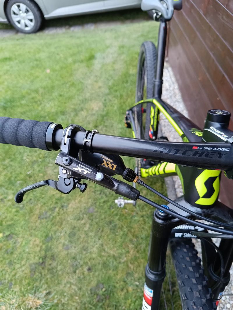 Scott SCALE 900 RC, WORLD CUP, vše komplet v karbonu !! kola Roval Control SL!! 9,3kg