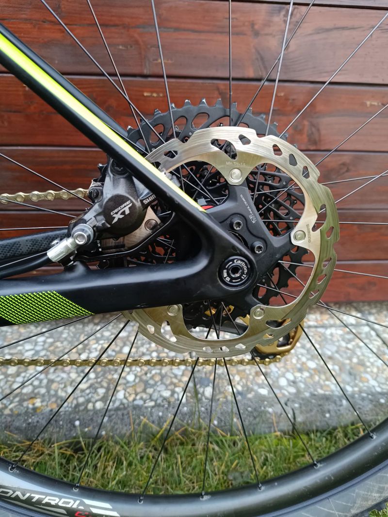 Scott SCALE 900 RC, WORLD CUP, vše komplet v karbonu !! kola Roval Control SL!! 9,3kg