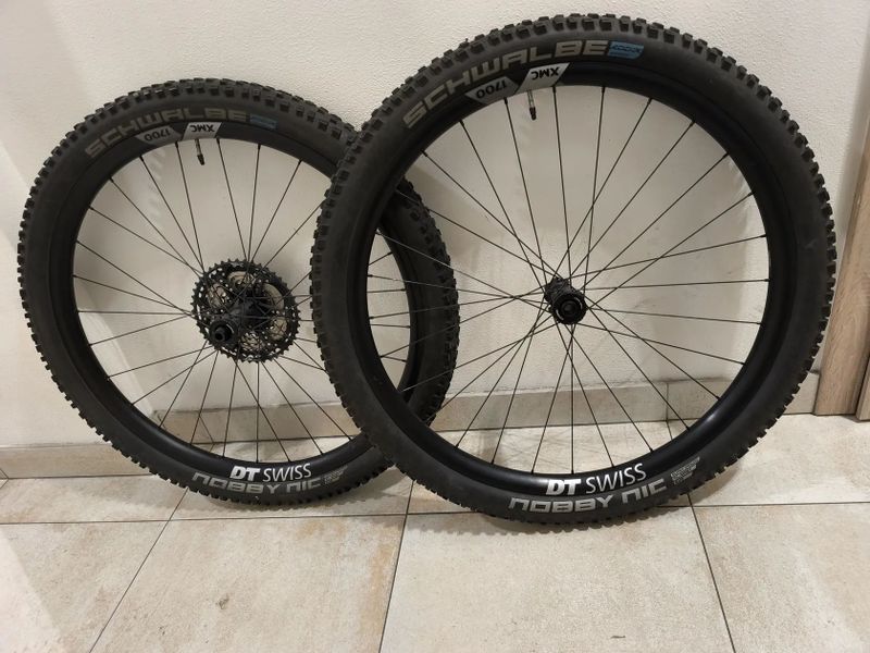 Karbonové DT Swiss XMC 1700 27,5"