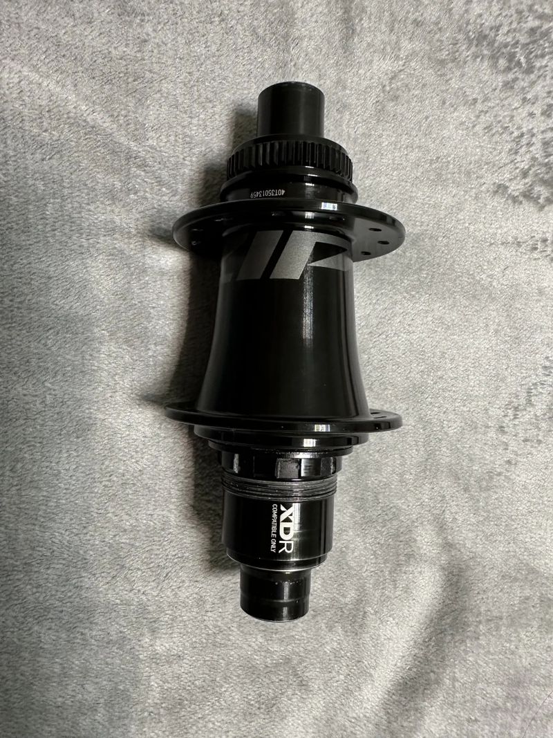 Zadní náboj Zipp ZR1