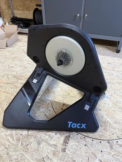 Garmin Tacx Neo 2T promotional bundle