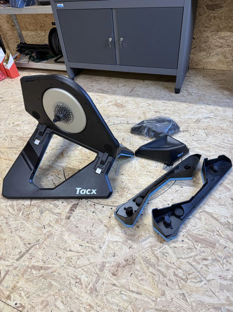 Garmin Tacx Neo 2T promotional bundle